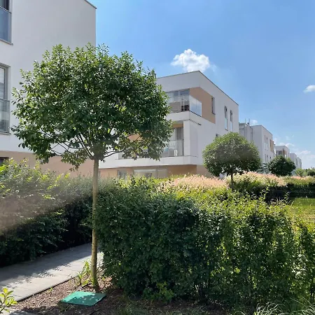 Quiet Ursynow Airport S2 * ワルシャワ