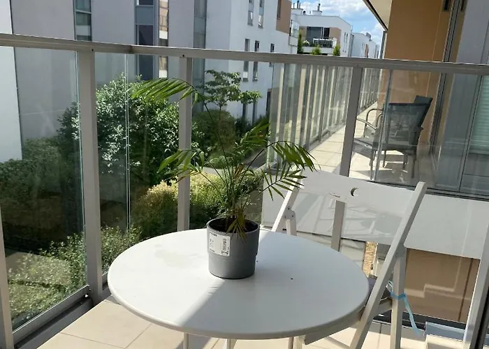 Quiet Ursynow Airport S2 Apartamento *