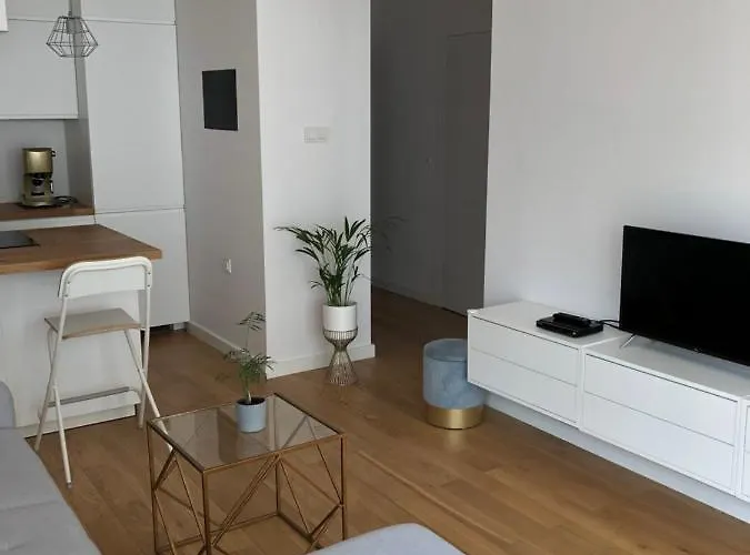 Quiet Ursynow Airport S2 Apartamento *