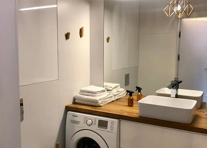 Apartamento Quiet Ursynow Airport S2 *